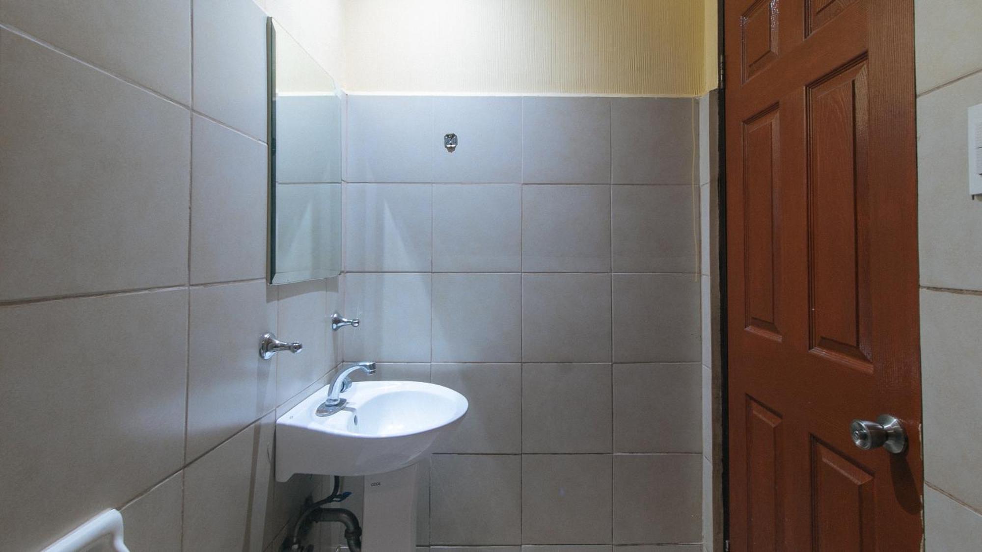 Reddoorz At Comfy Inn Ermita Manila Eksteriør bilde
