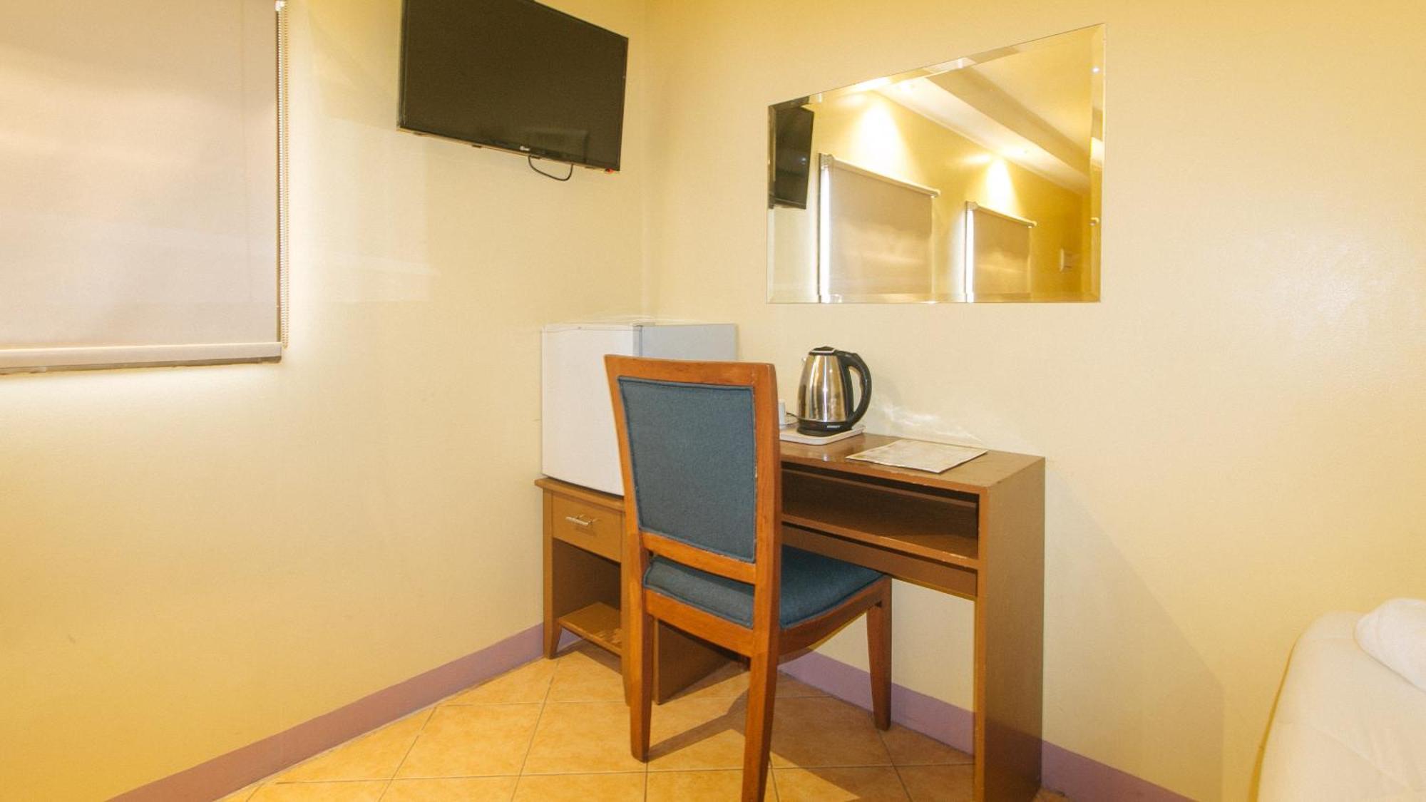 Reddoorz At Comfy Inn Ermita Manila Eksteriør bilde