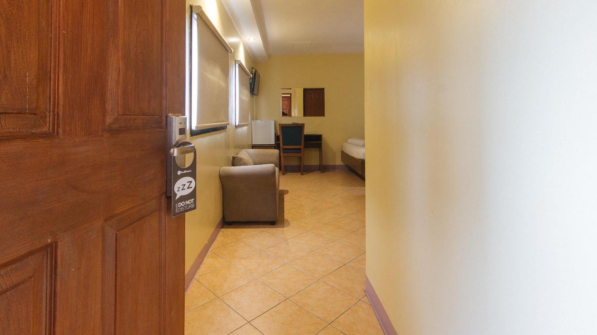 Reddoorz At Comfy Inn Ermita Manila Eksteriør bilde
